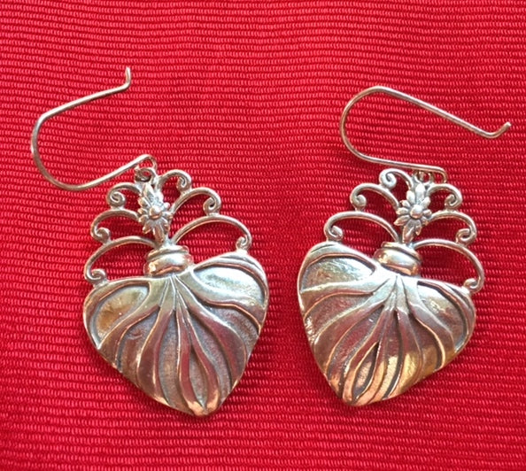 Silver Earrings-  Corazon Sagrado  Online now