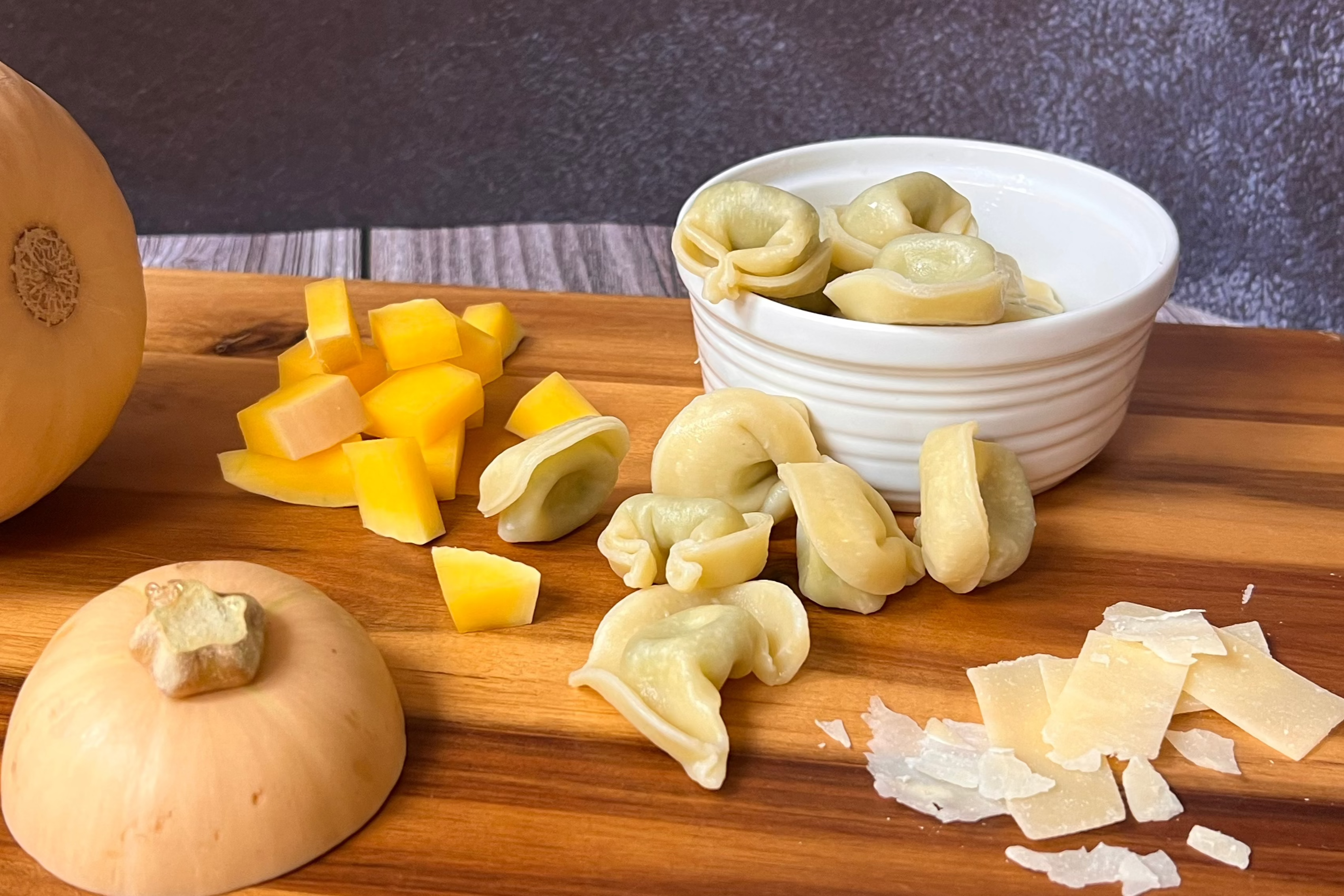 Harvest Squash & Four Cheese Large Tortelloni Blend in Egg Dough - About 12 OZ Fashion